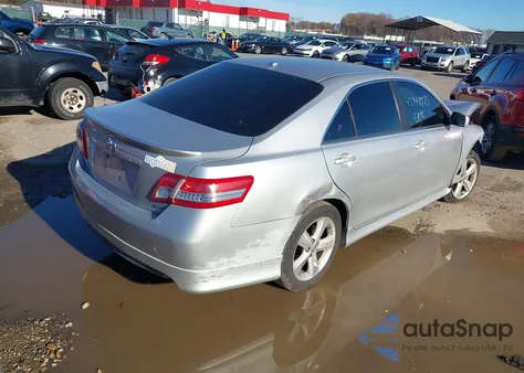 2011 Toyota Camry Se z USA, uszkodzony, nr VIN 4T1BF3EK2BU226387